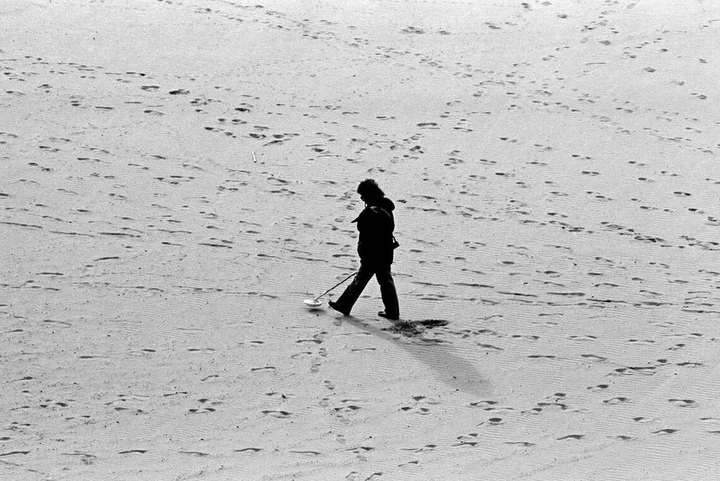 Looking For Treasure, Brighton Beach, 1987.