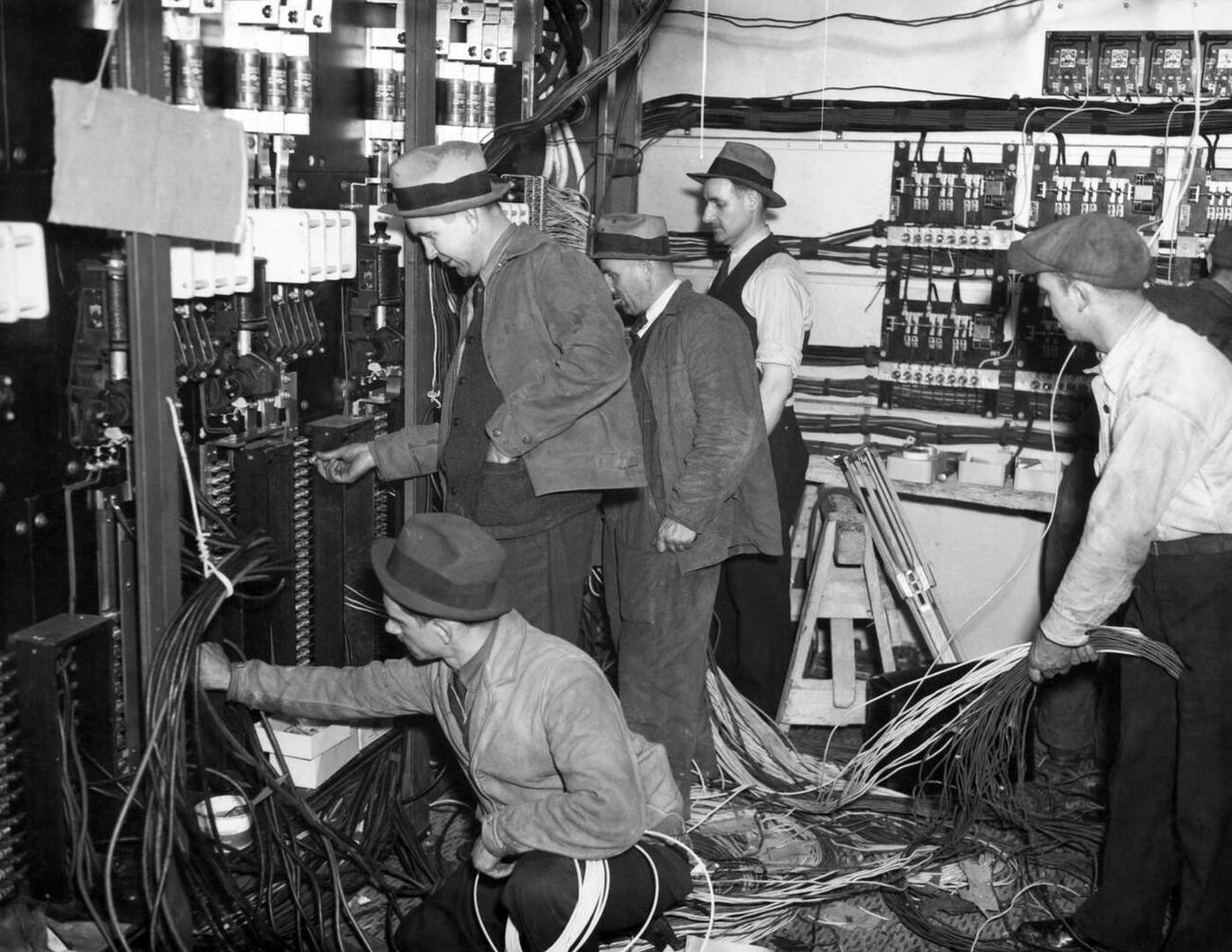 The Operations Control Room For The New Electric Wrigley'S Spearmint Gum Sign On Times Square, 1936.