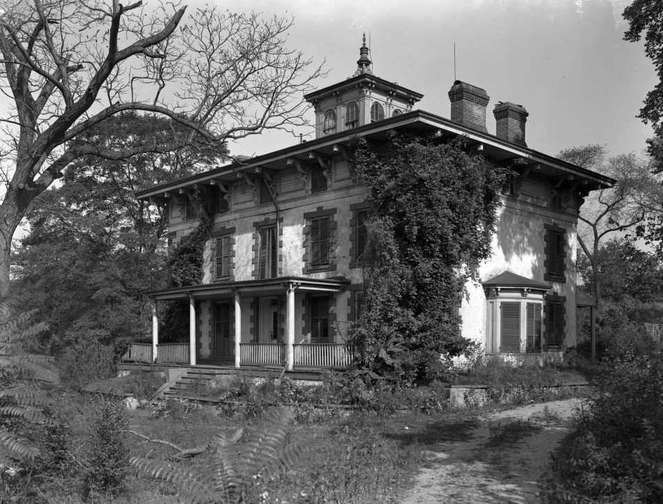 Mansion At 230Th Street And Broadway, Bronx, 1917.