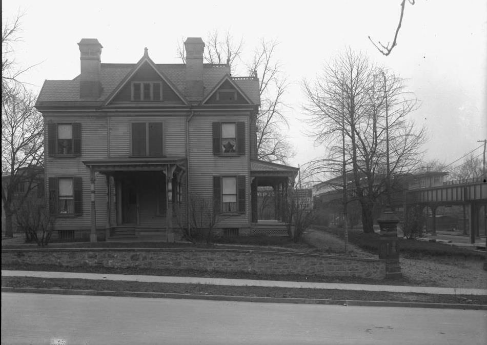 House On The Southeast Corner Of Jerome Avenue And 190Th Street, Bronx, 1916.
