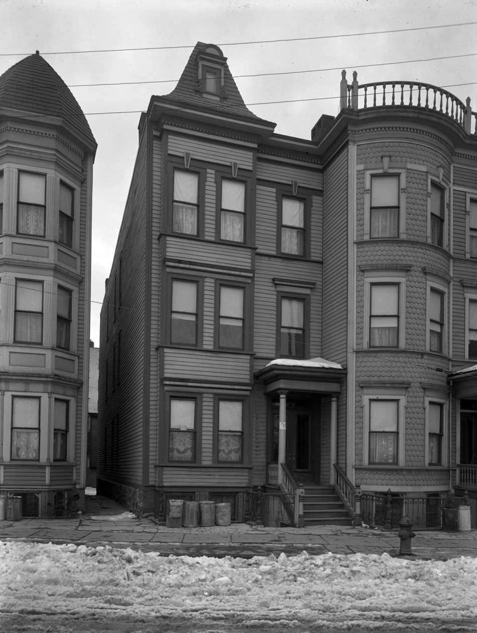 660 Crotona Park South, Bronx, 1917.