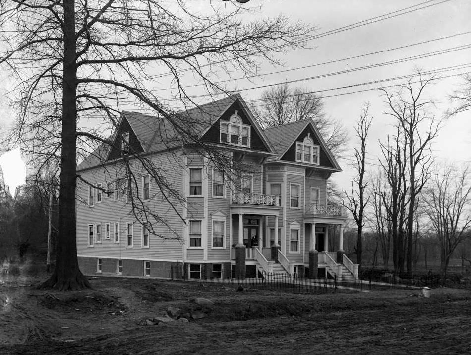 A House At The Corner Of Boyd Avenue And Bussing Avenue, Bronx, 1916.