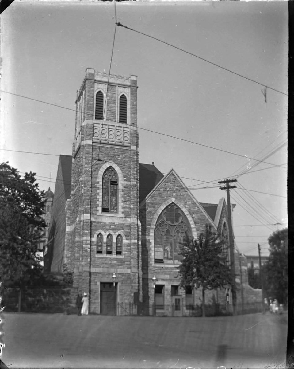 Tremont Baptist Church On Tremont Avenue, Bronx, 1897-1918.