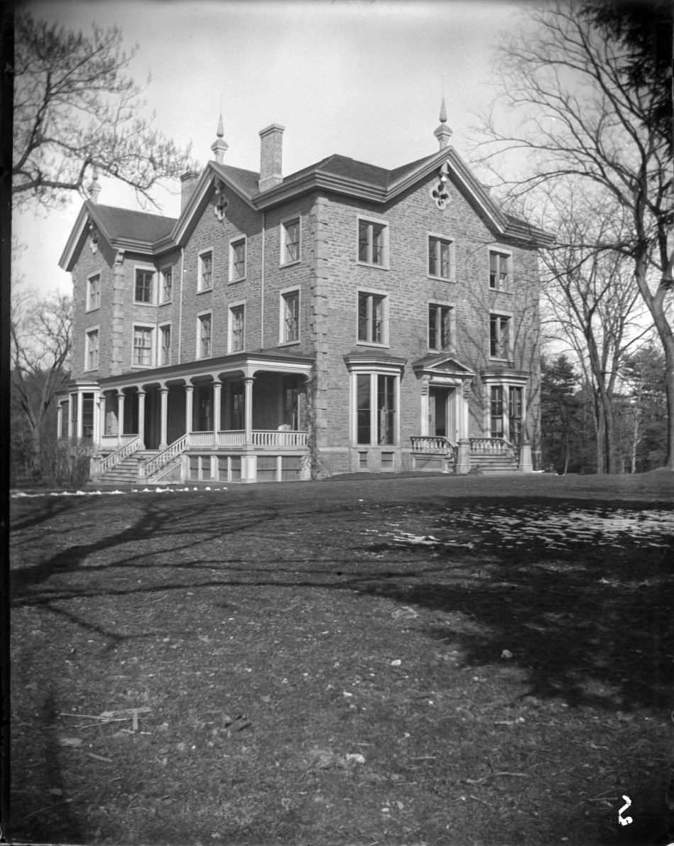 The Lorillard Mansion In Bronx Park, Bronx, 1902.