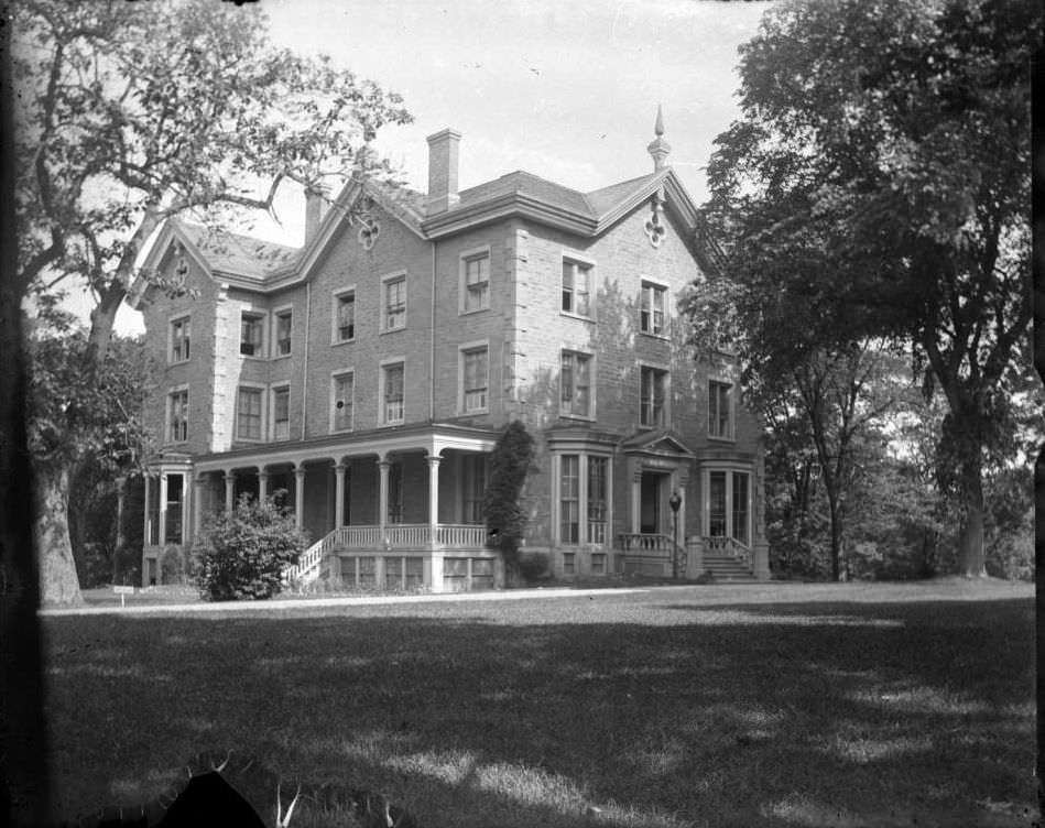 The Lorillard Mansion In Bronx Park, Bronx.