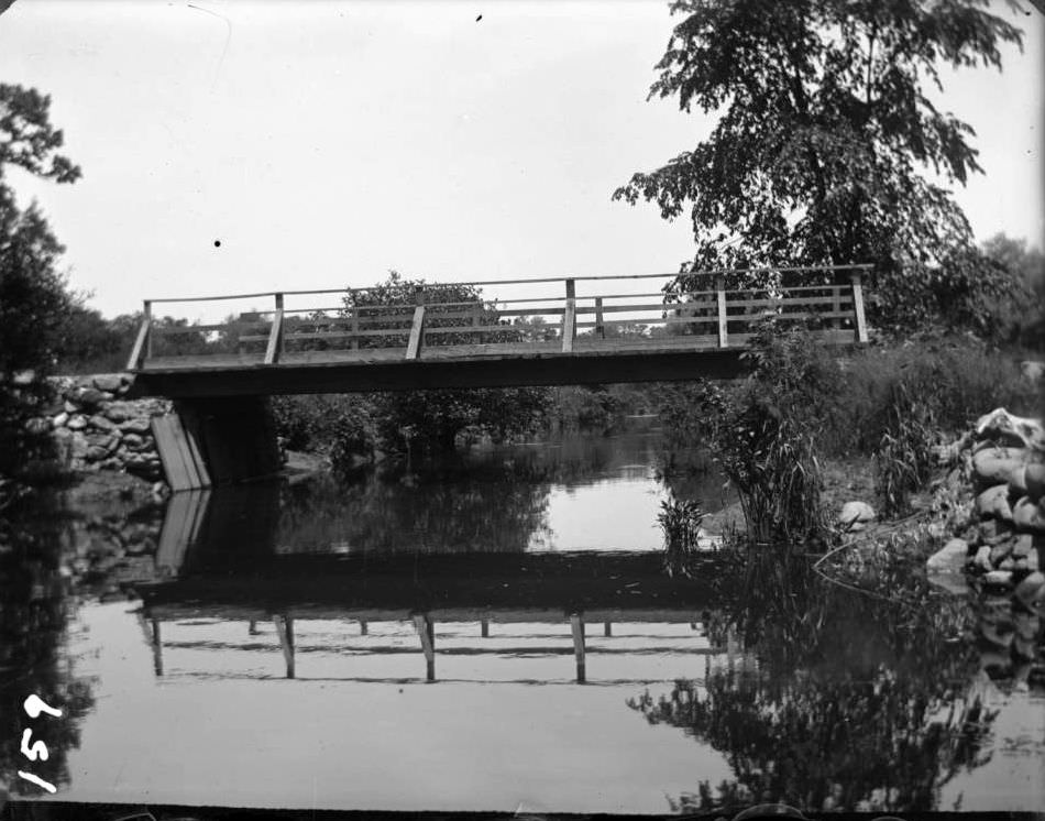 Small Wooden Bridge, Bronx Park, Bronx, 1904.