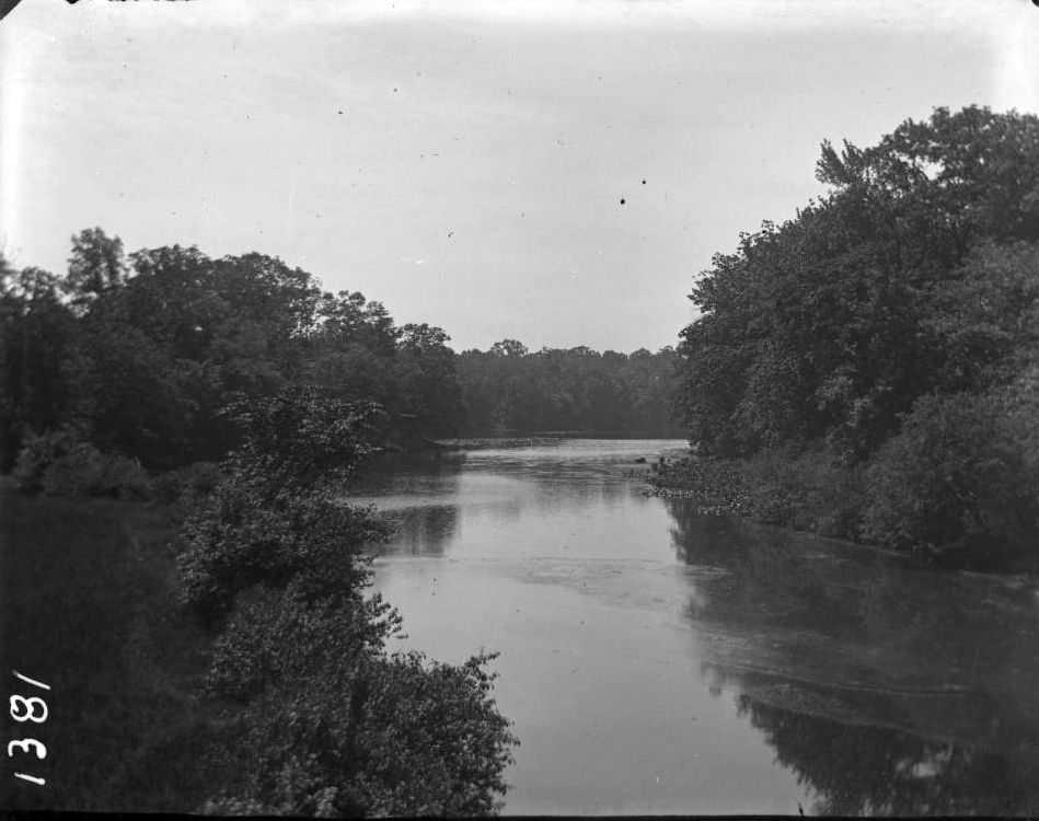 The Bronx River, New York Zoological Gardens, Bronx, 1899.