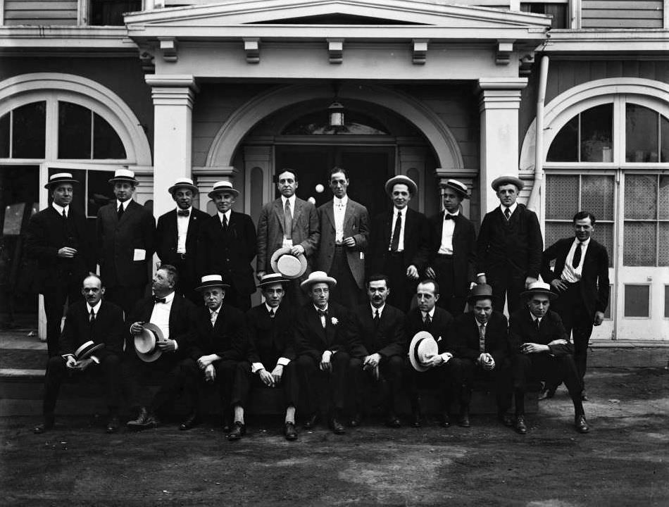 Group Of Real Estate And Newspaper Men At The Woodmanston Inn, Morris Park, Bronx, 1914.