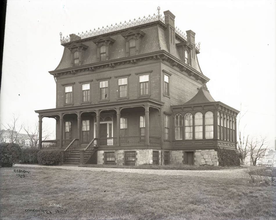 Mansion At Grand Concourse And 162Nd Street, Bronx, N.y.