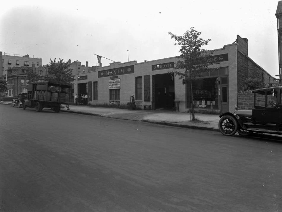 Maxim Garage, Bronx, 1919.