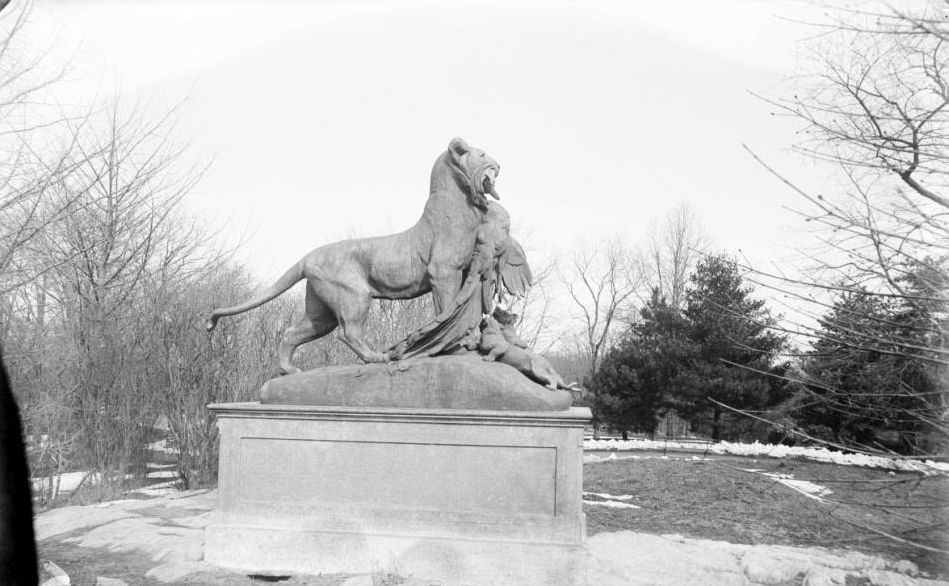 Tiger And Cubs Statue In Central Park, 1891.
