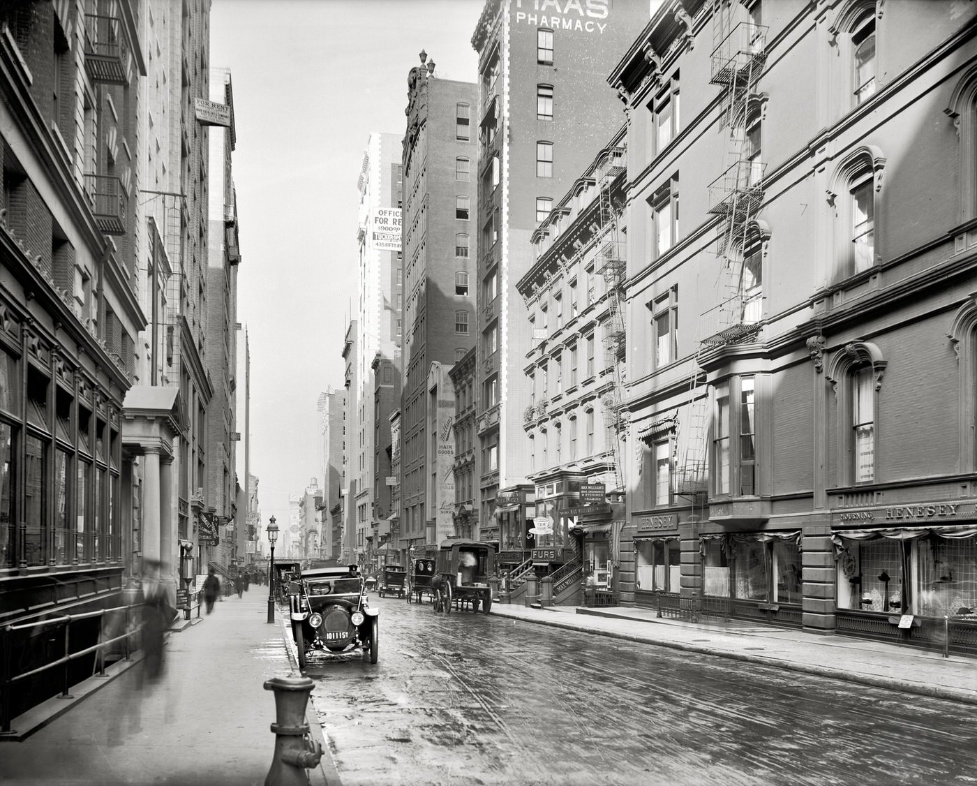 Thirty-Eighth Street West From Fifth Avenue, New York, Circa 1908.