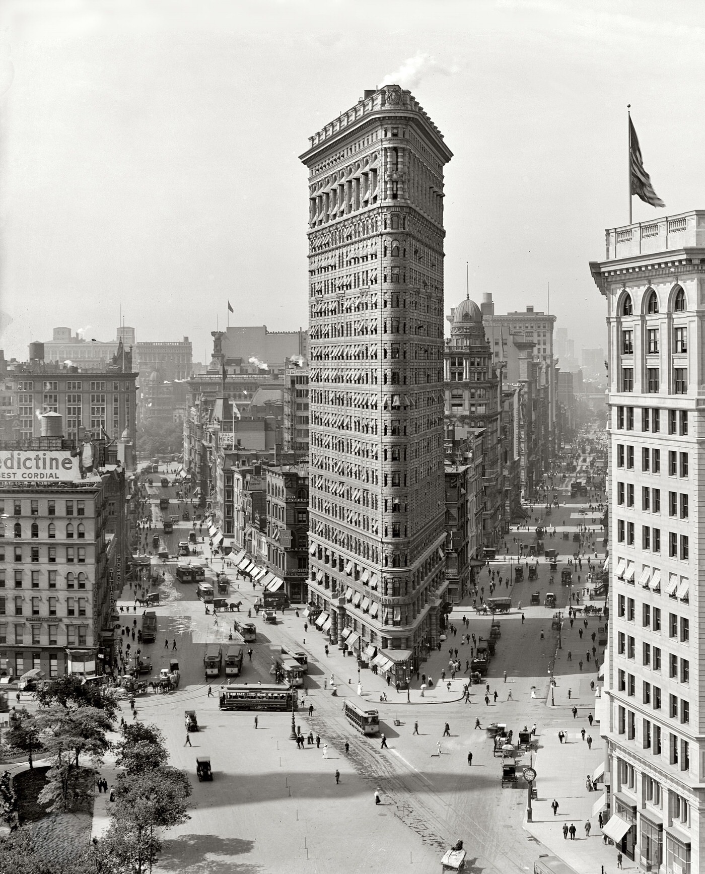 Panorama Of Madison Square With The Flatiron Building, New York, Circa 1909.