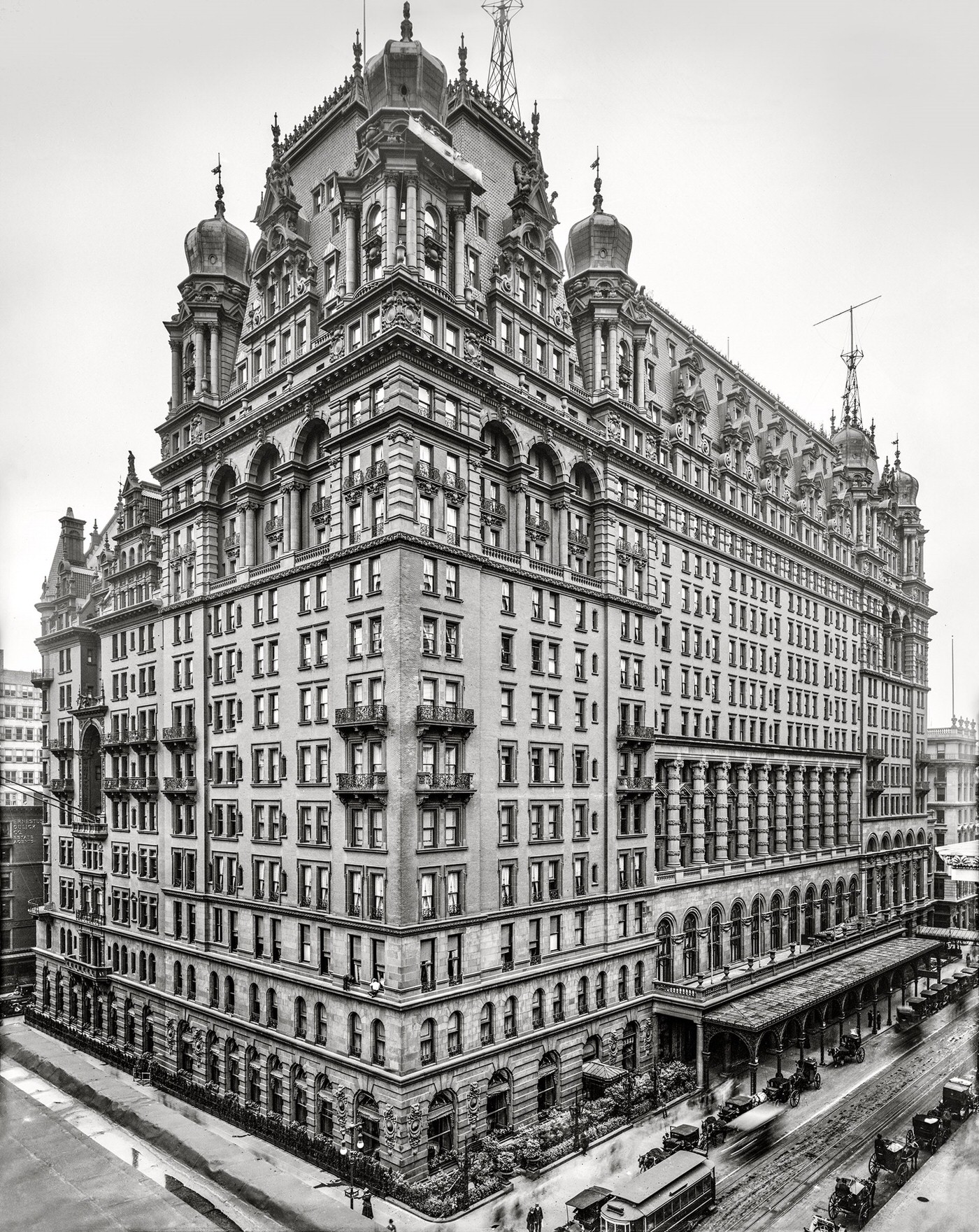 Waldorf-Astoria Hotel, Fifth Avenue And West 34Th Street, New York, Circa 1910.