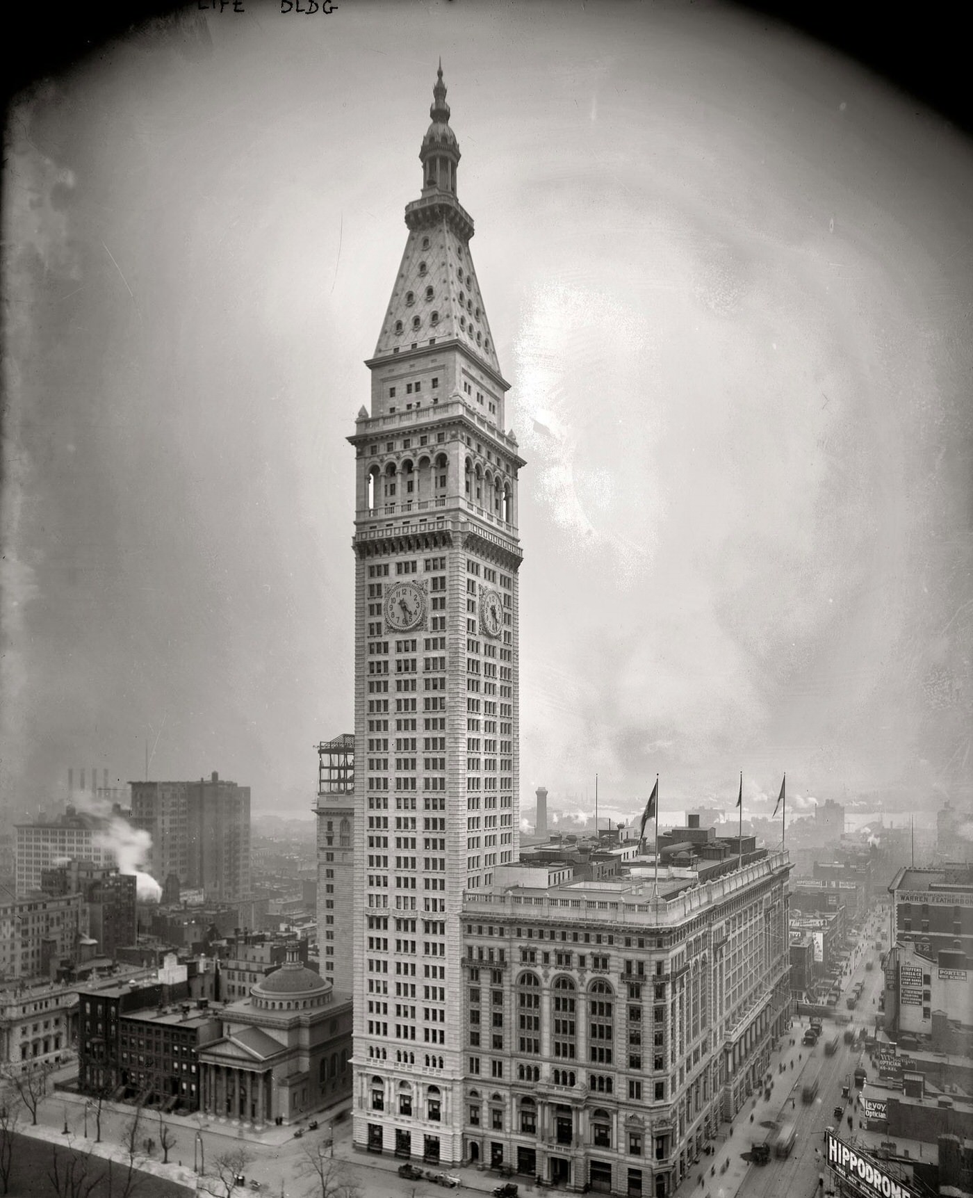 Met Life Building, Manhattan, 1909.
