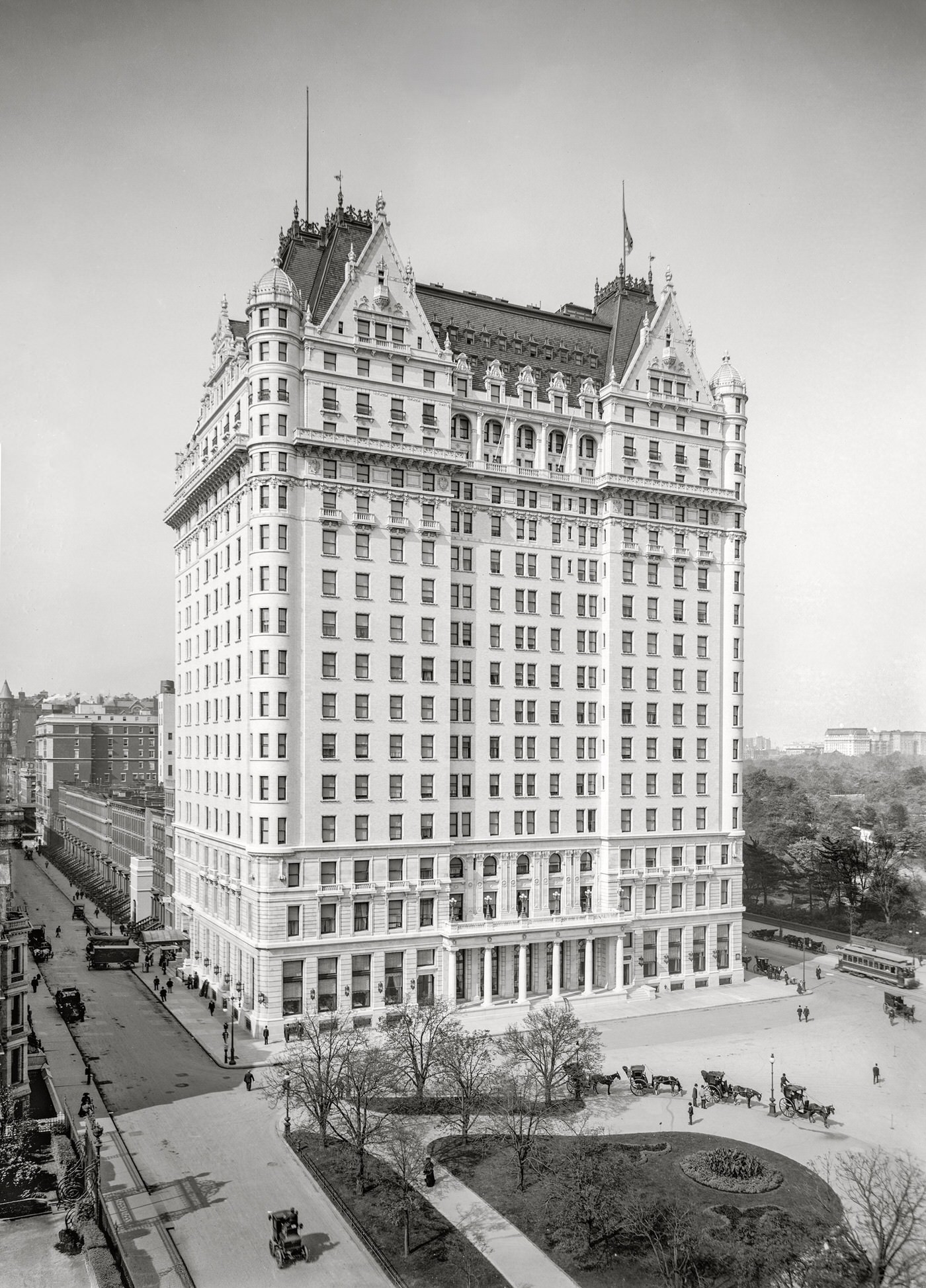 Plaza Hotel, Grand Army Plaza And W. 58Th Street, Manhattan, Circa 1907.