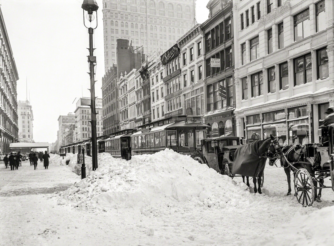 Blockaded Cars On 23Rd Street With The Flatiron Building, New York, Circa 1905.