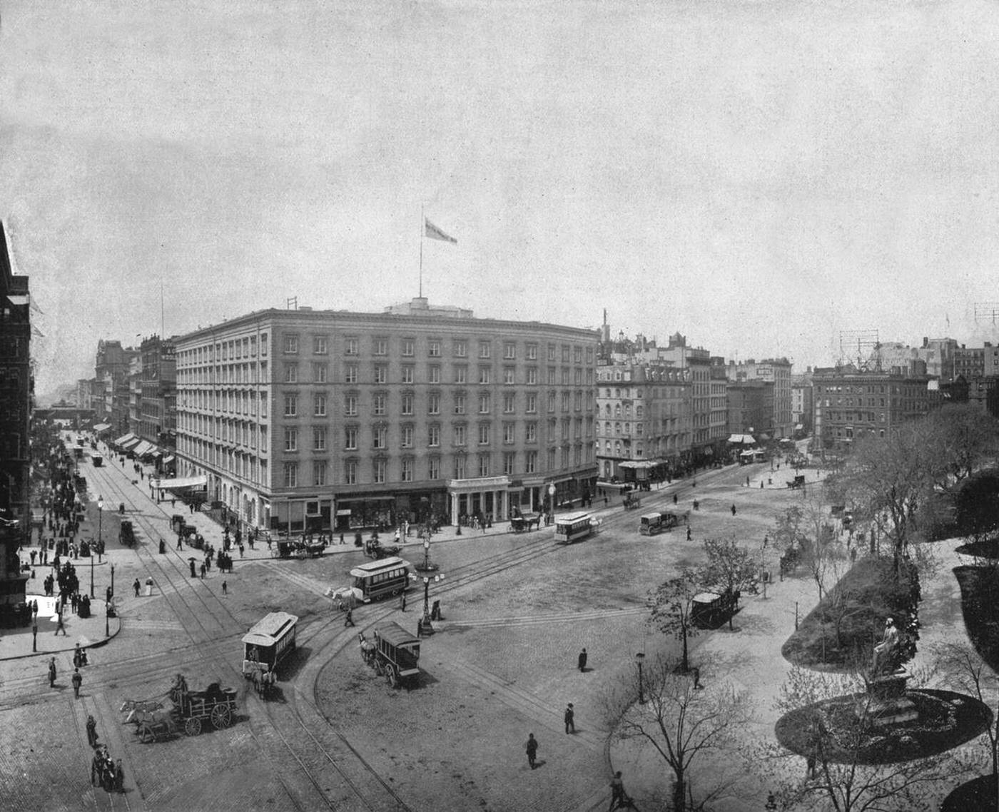 Fifth Avenue And Madison Square, New York, Circa 1900.