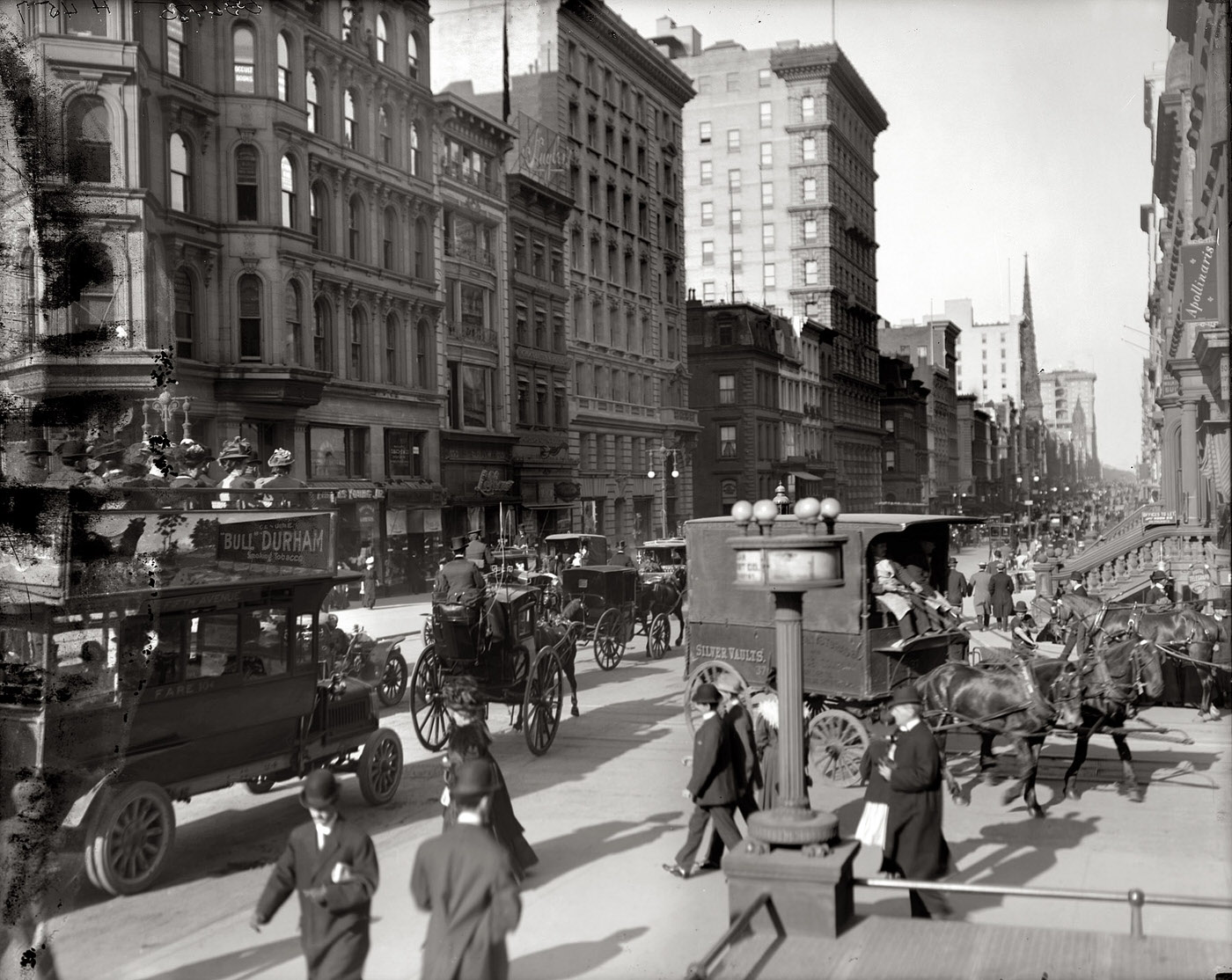Fifth Avenue And Forty-Second Street, New York, Circa 1908.