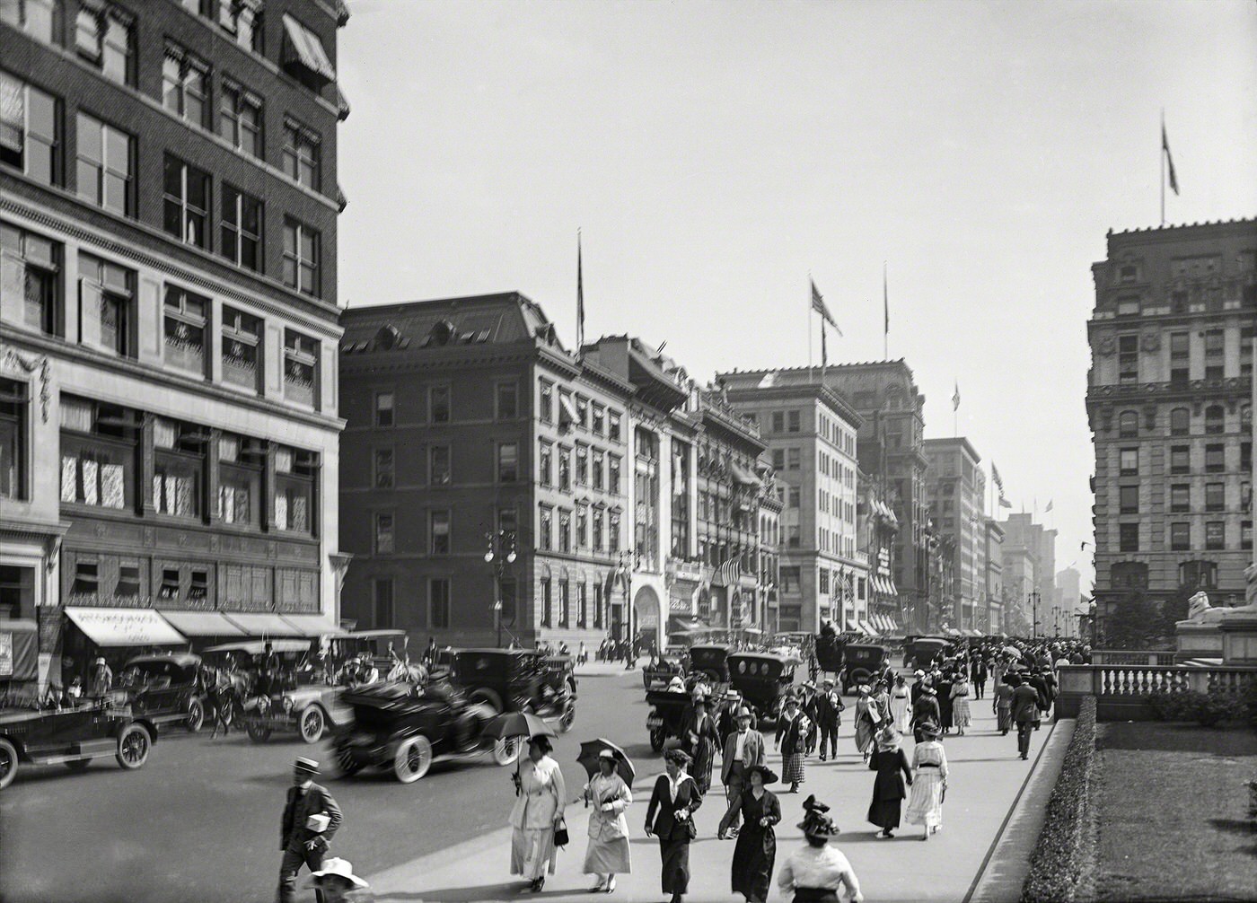 Fifth Avenue At 42Nd Street, With The Lions Of The New York Public Library At Right, New York, Circa 1914.