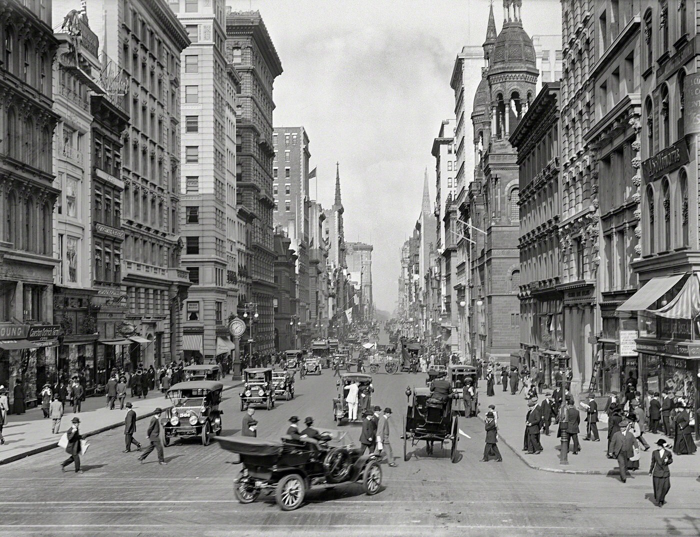 Fifth Avenue At 42Nd Street, With The East Coast Outlet Of California'S Cawston Ostrich Farm At Left, New York, Circa 1912.