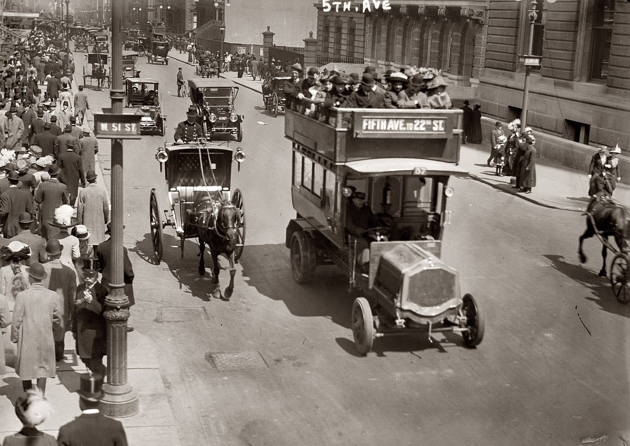 Fifth Avenue At 51St Street, New York, Circa 1913.