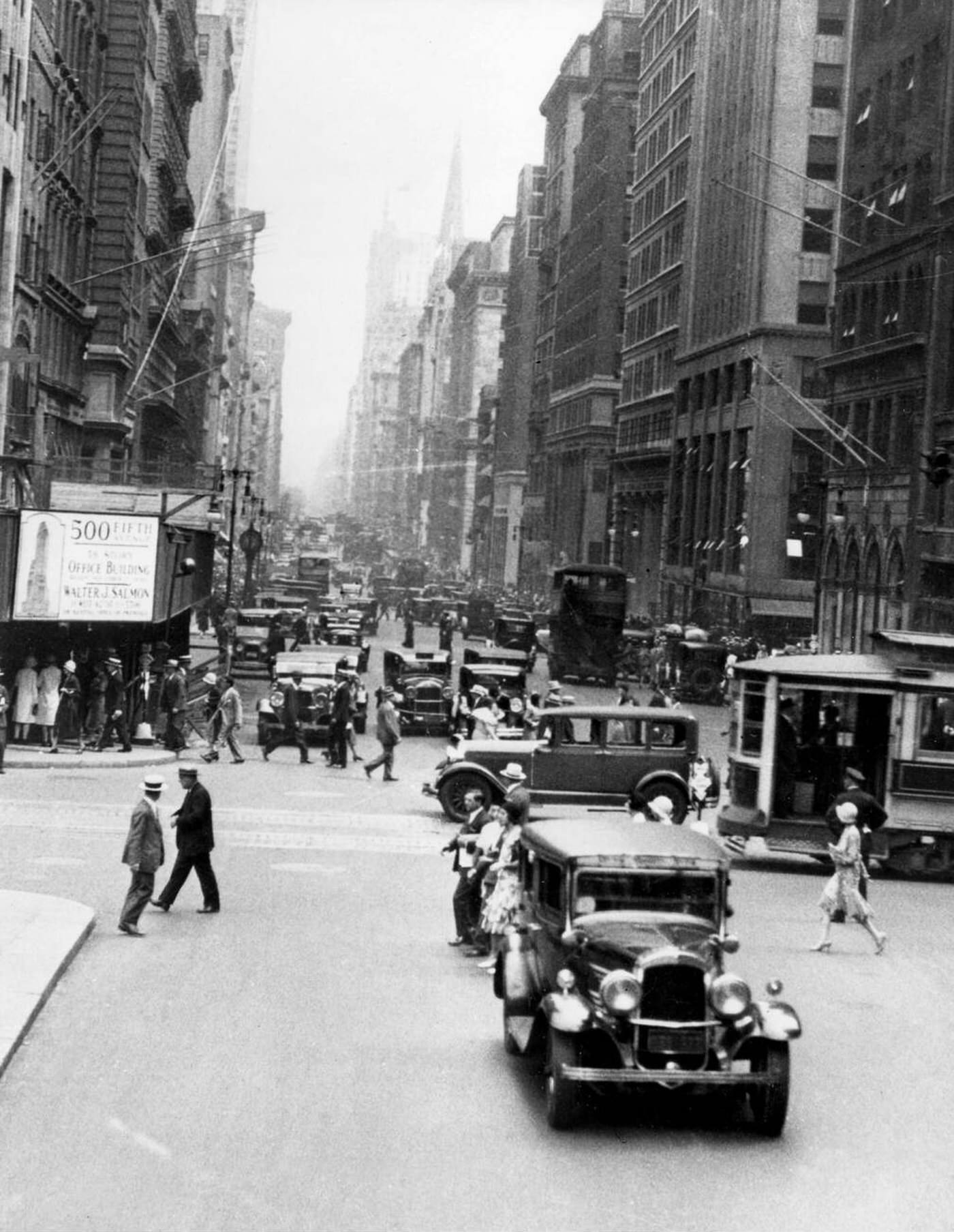 New York, Fifth Avenue, 1920S.