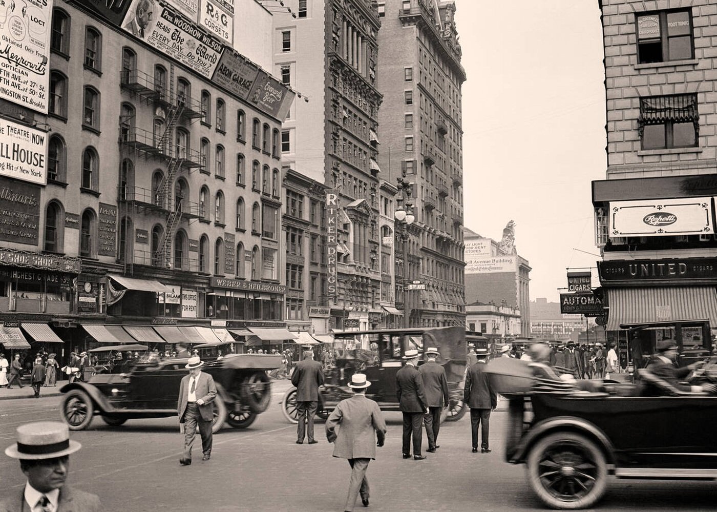 East 42Nd Street From Fifth Avenue.