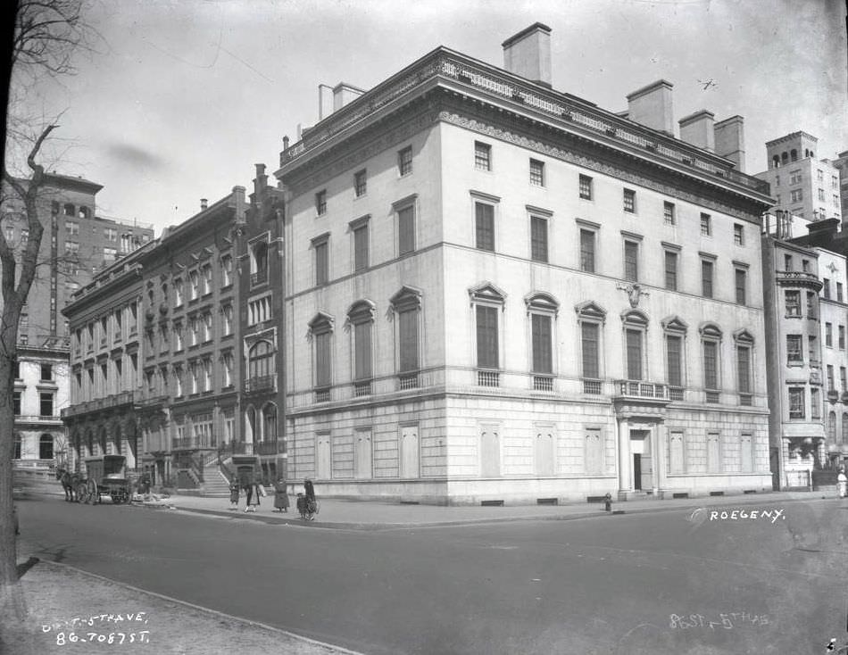 Fifth Avenue From 86Th Street To 87Th Street, 1927.