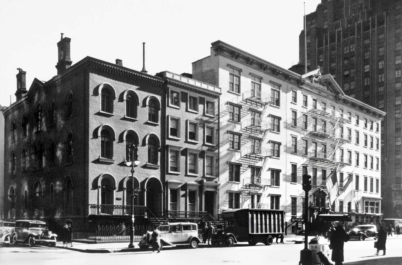 Brevoort Hotel With Mark Twain House, Fifth Avenue, 1945.