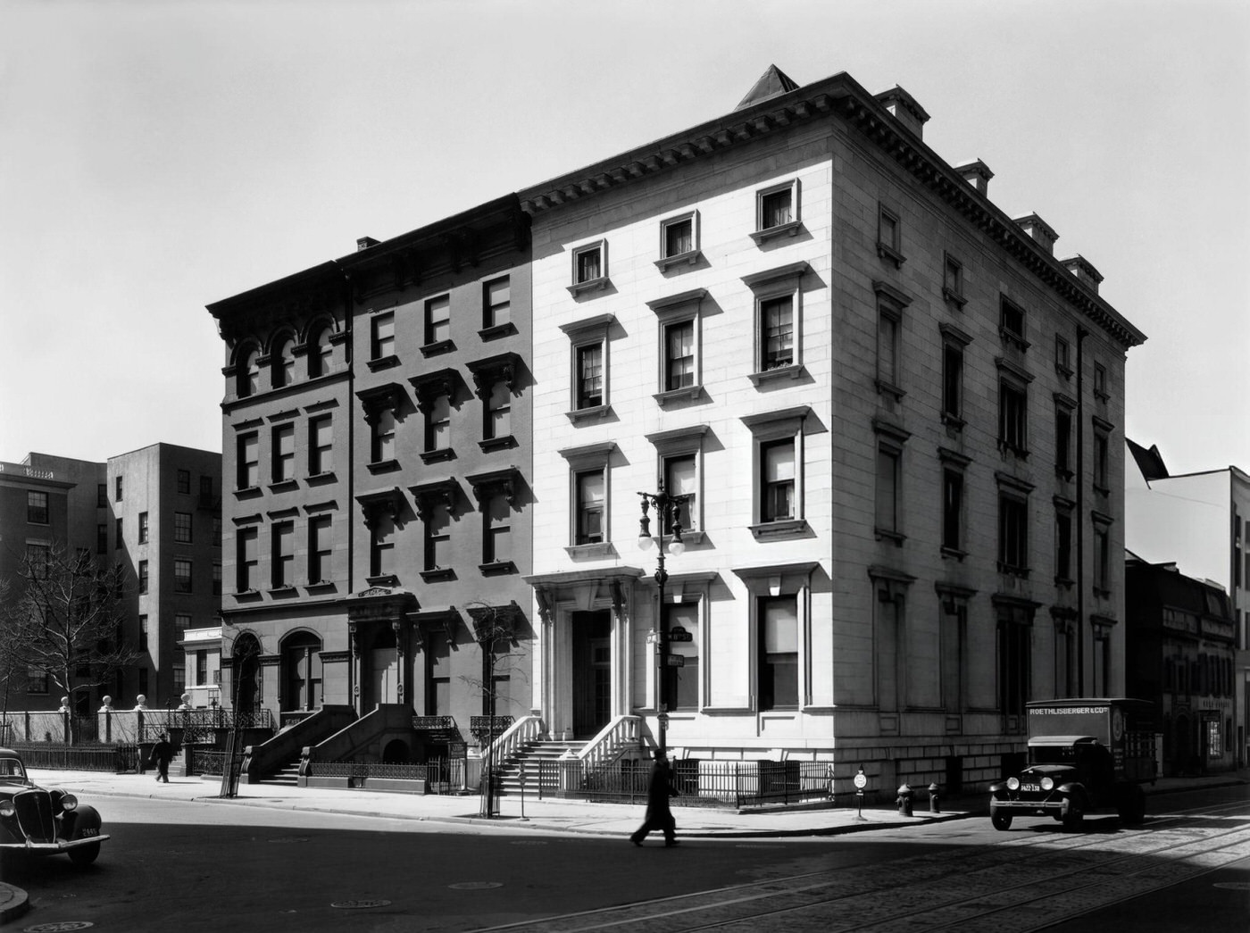 Numbers 4, 6, 8 Fifth Avenue, 1945.