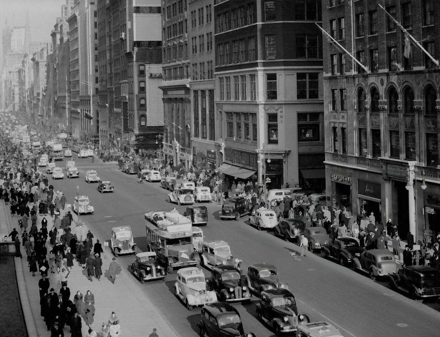 5Th Avenue Street Scene.
