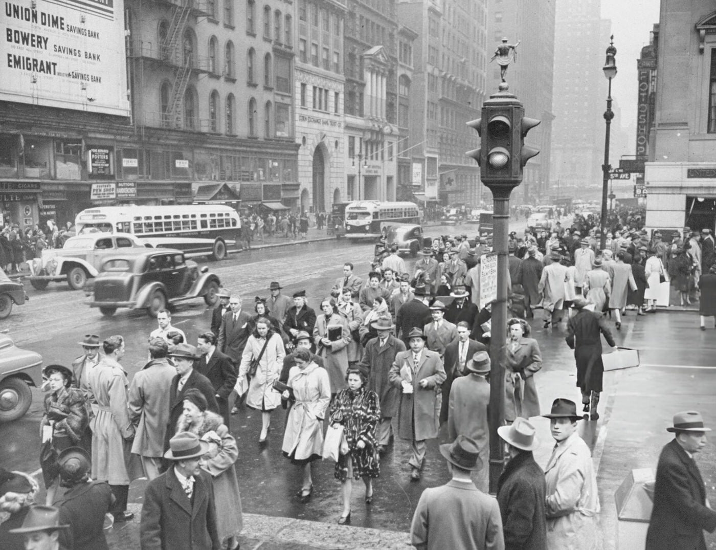 People Crossing The Intersection At 42Nd St. And Fifth Ave