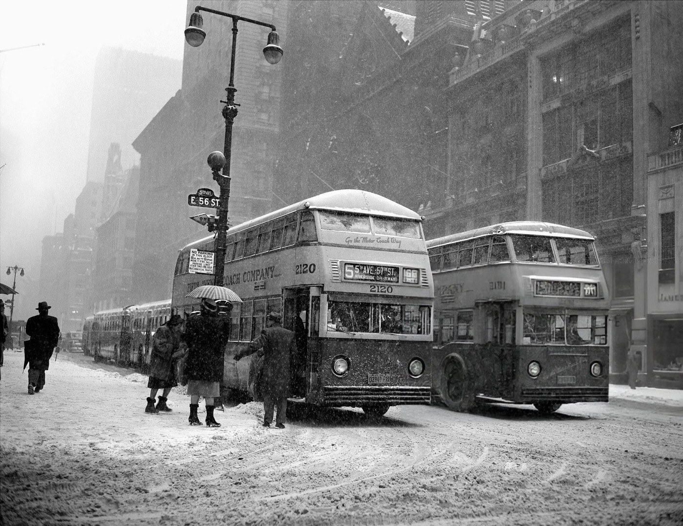 Fifth Avenue Shoppers Stay Home During Snowstorm