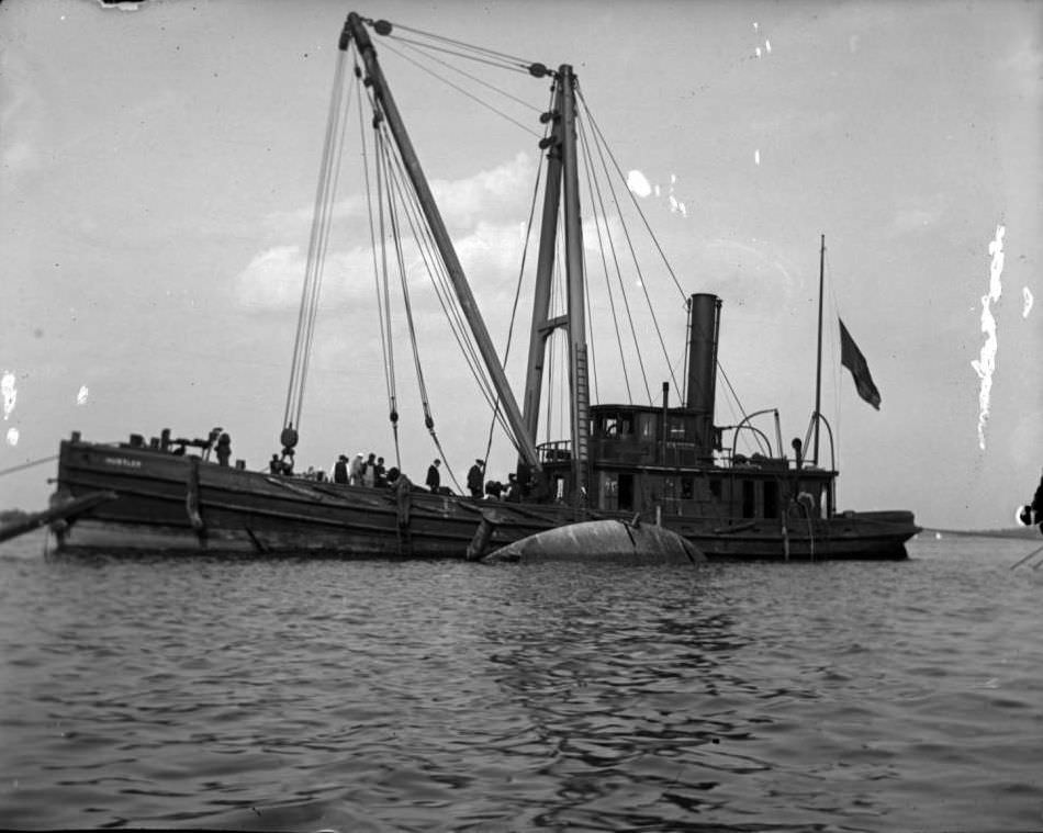Recovering Wreckage From The General Slocum, North Brother Island, 1904.