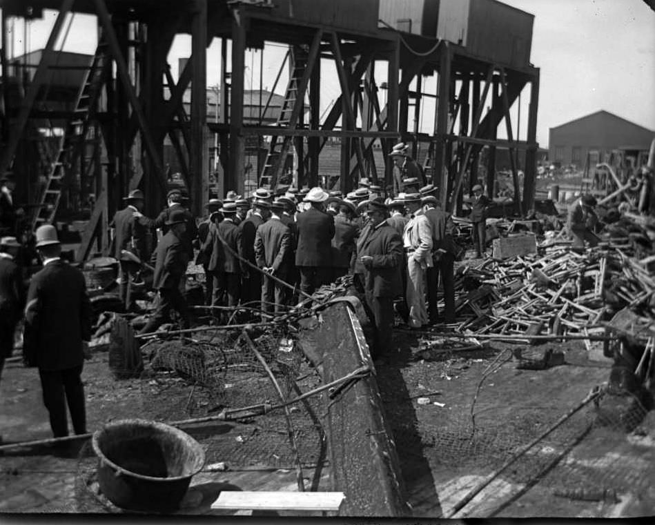 Crowd Gathered On The Wreck Of The General Slocum, North Brother Island, 1904.