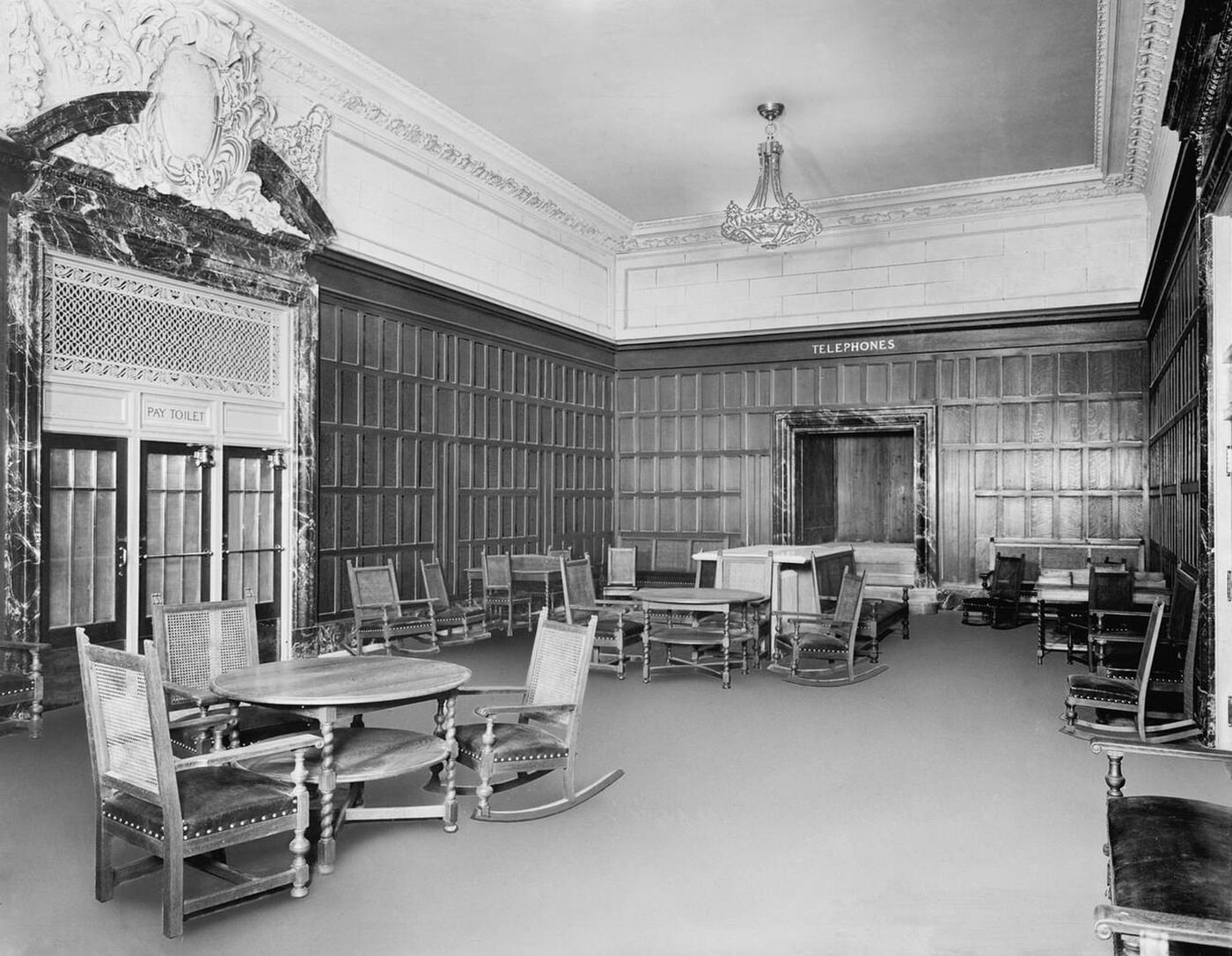 Ladies' Room, Grand Central Terminal, New York City, 1915.