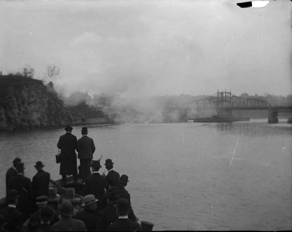 Boat With Visiting Members Of Congress Going Through The Harlem Ship Canal, With The Second Battery Firing A Salute, 1903.