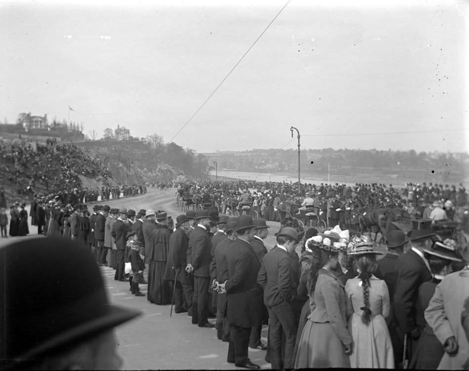 Crowds Watching The Horses On The Speedway, Ca. 1899.