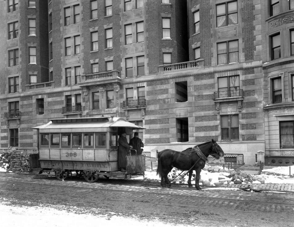 Manhattan: Horse-Drawn Fort Lee Ferry Trolley, Riverside Drive.
