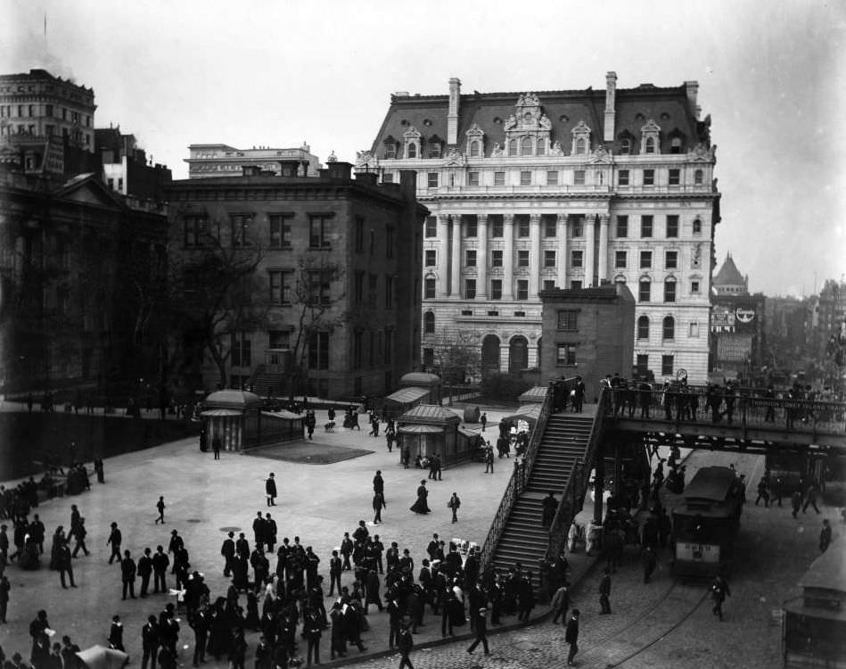 Manhattan: Hall Of Records And Bridge Over Centre Street To Brooklyn Bridge Terminal, 1904.