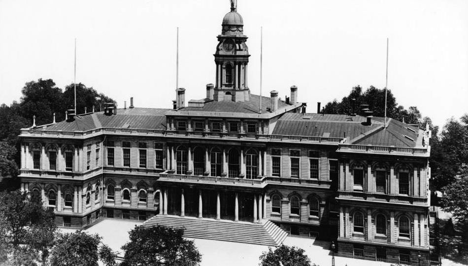 Manhattan: City Hall, Ca. 1905.