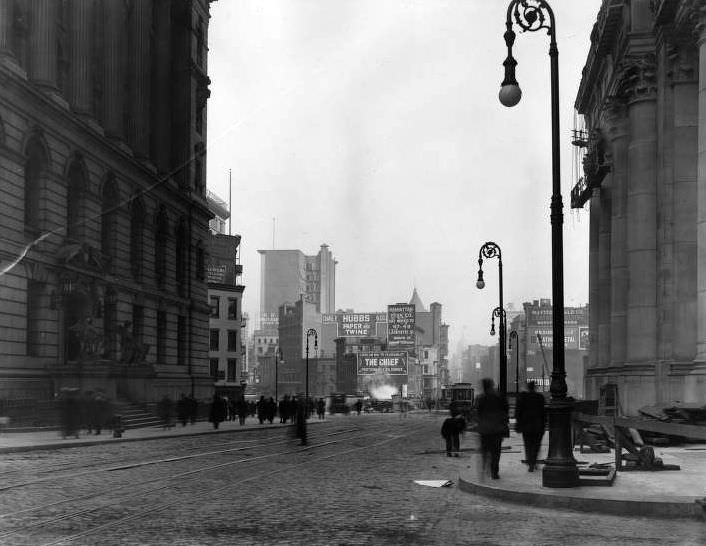 Manhattan: Looking North Up Centre Street From Chambers Street With The Manhattan Municipal Building And The Hall Of Records Visible.