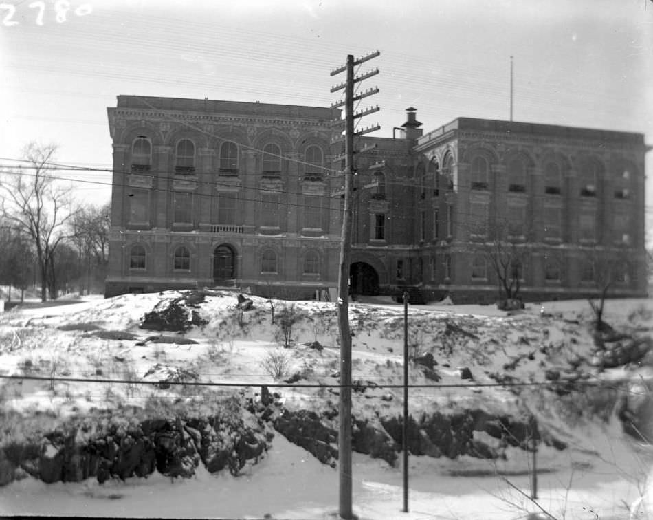 The Bronx Municipal Building.