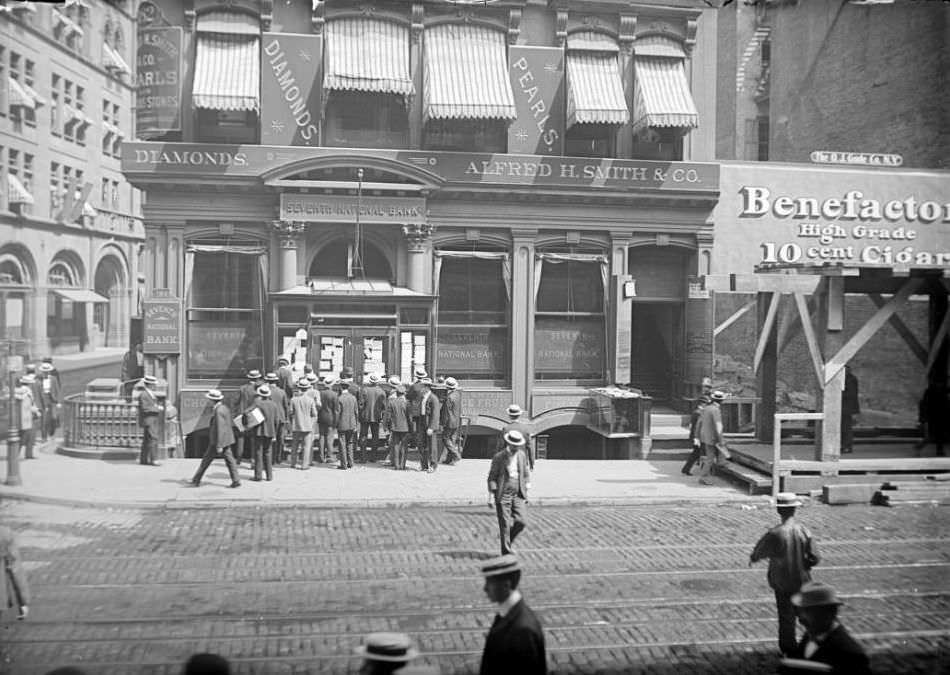 Crowd Reading Notices On The Closed Doors Of The Seventh National Bank Building, June 27, 1901.