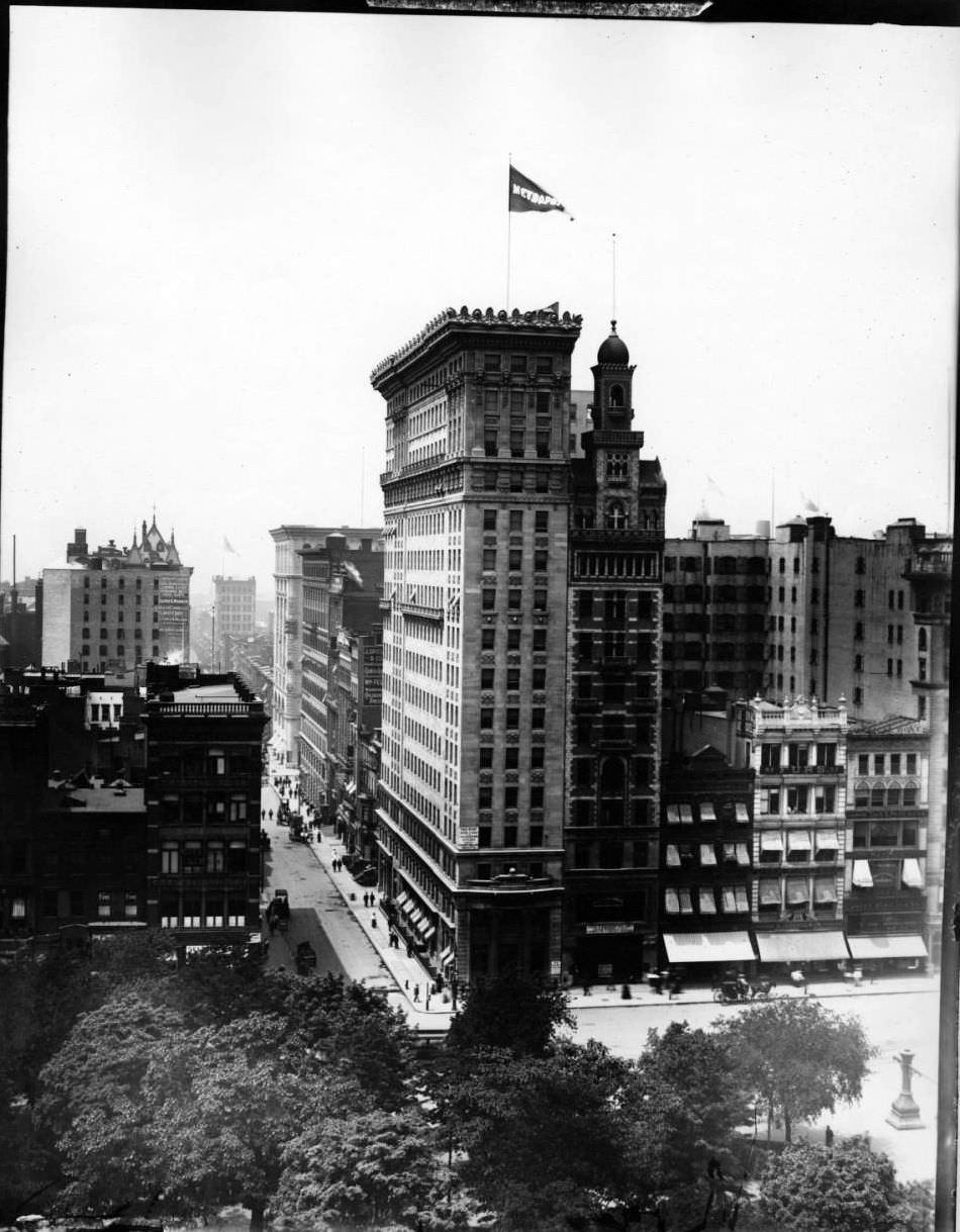 Manhattan: Bank Of Metropolis Building, Northwest Corner Of 16Th Street And Union Square.