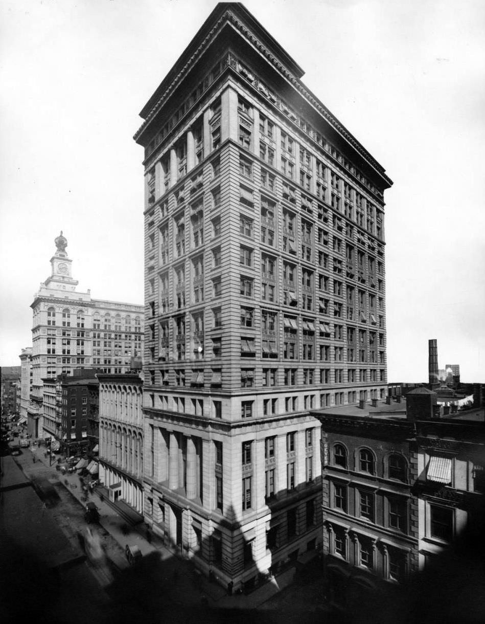 Manhattan: Broadway Central National Bank.