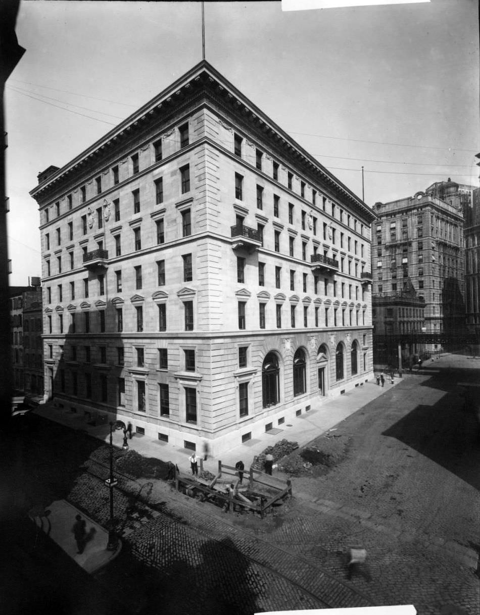 Manhattan: Grace &Amp;Amp; Co. Bank (India House).