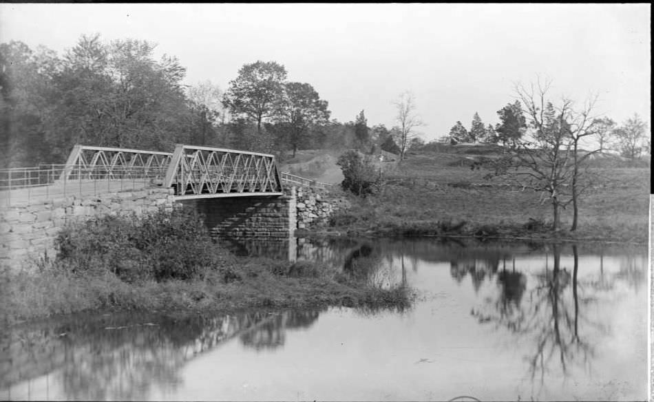 Pelham Avenue Bridge Across Bronx River, Bronx, New York City.