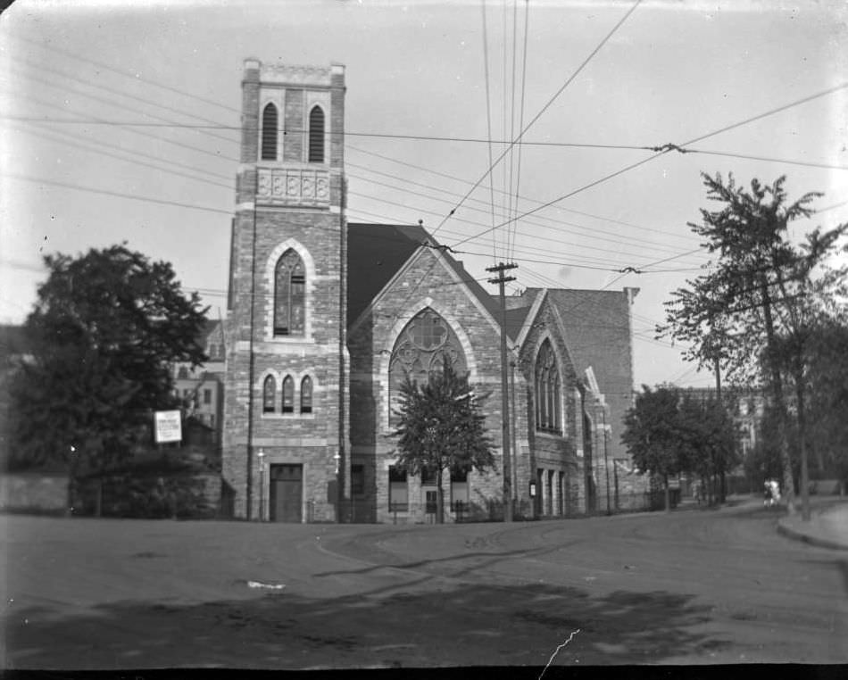 Tremont Baptist Church On Tremont Avenue, Bronx, 1900S.
